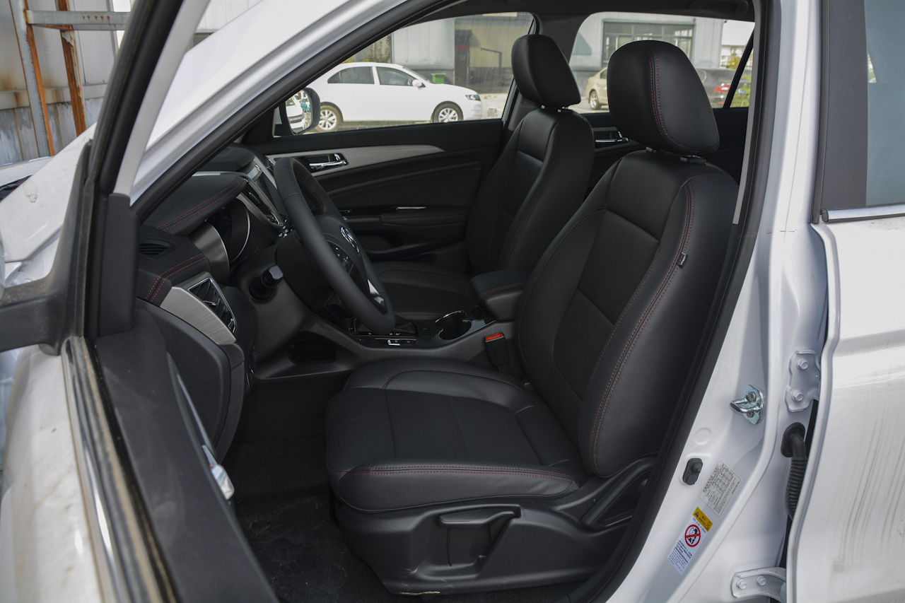 2017款CS75尚酷版1.8T自动四驱豪华型