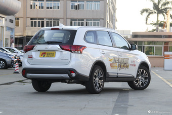 2018款欧蓝德2.0L自动两驱荣耀版5座