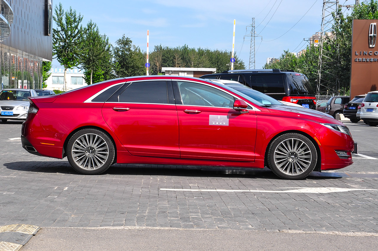 2016款林肯MKZ 2.0T自动尊耀版