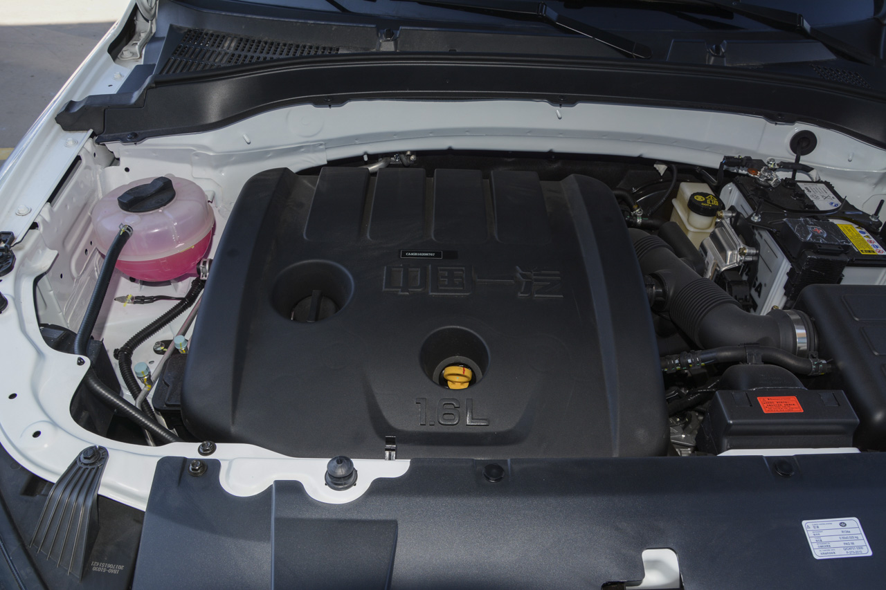 2017款奔腾X40 1.6L自动豪华型