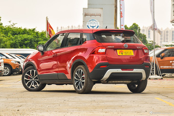 2016款中华V3 1.5T自动旗舰型 炫耀红