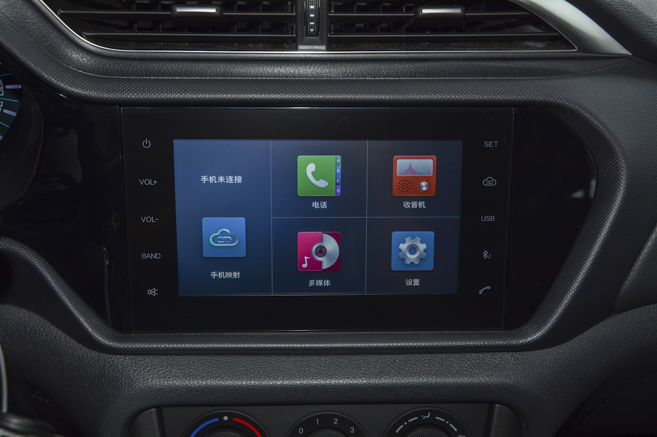 2018款瑞虎3 1.6L手动百万全球版