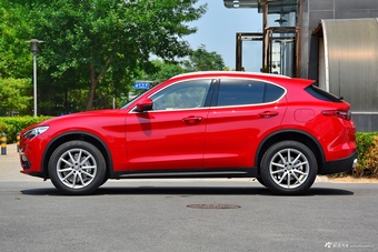 2017款Stelvio 2.0T 200HP自动豪华版