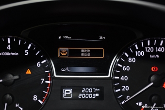 2016款天籁2.5L自动 XL-UpperNAVI Tech智尊版