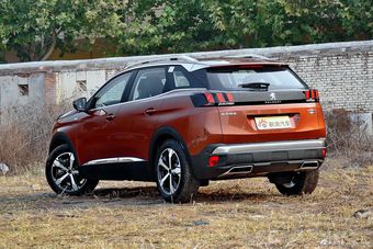 2017款标致4008 1.8T自动380THP豪华版（红色）