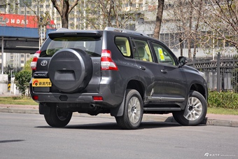 2017款丰田霸道4000 TX-L 7座中东版