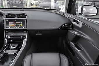 2018款捷豹XEL 2.0T自动250PS尊享版