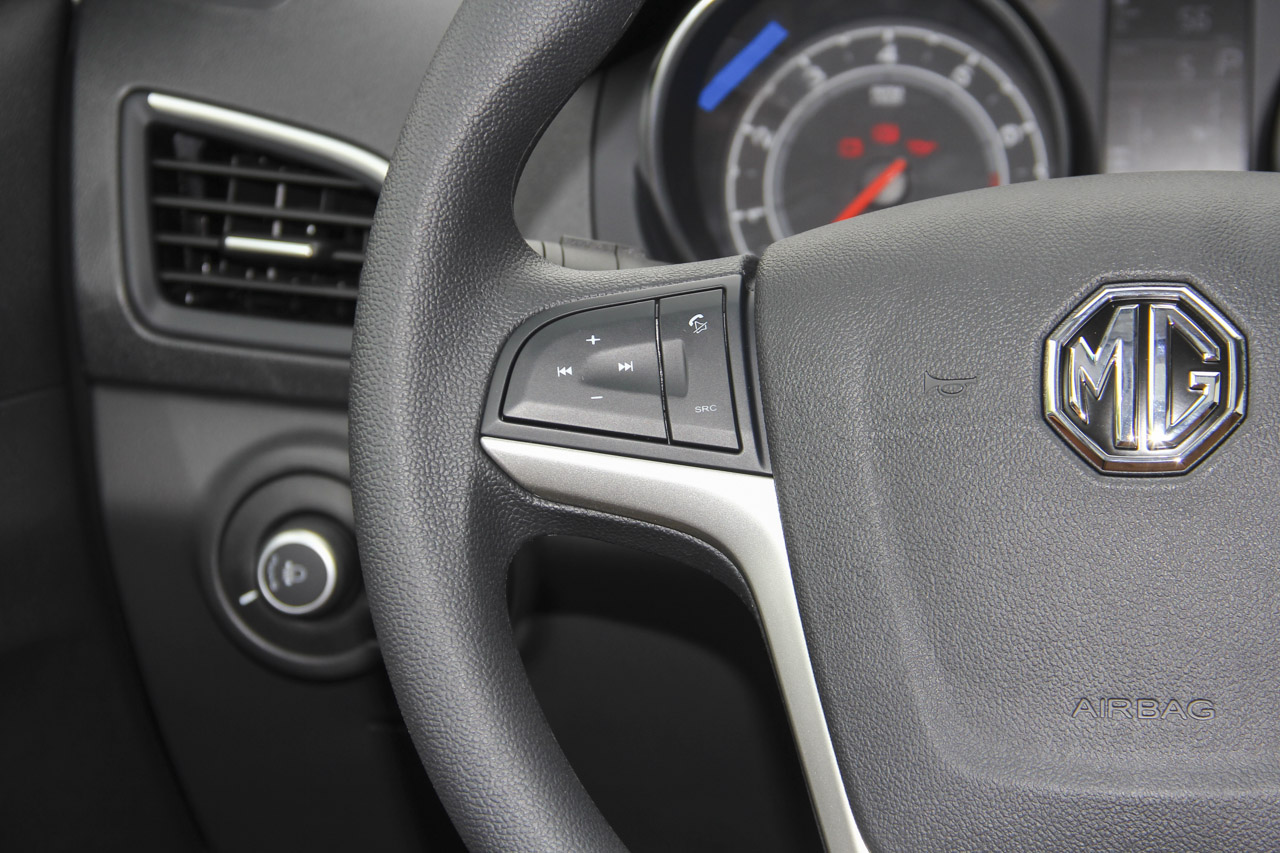 2016款名爵锐行1.5T自动超值豪华版