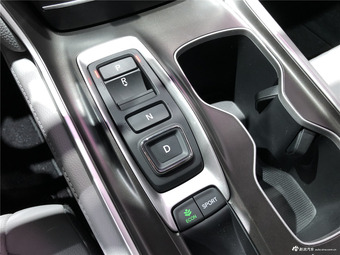 洛杉矶车展实拍2018款雅阁 造型更新潮