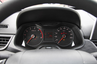 2016款宝骏310 1.2L手动舒适型