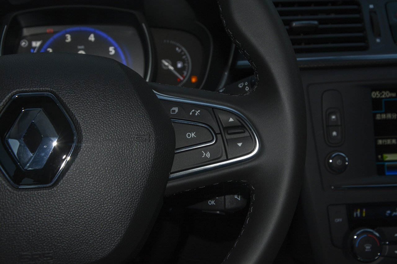 2017款科雷嘉2.0L自动豪华版