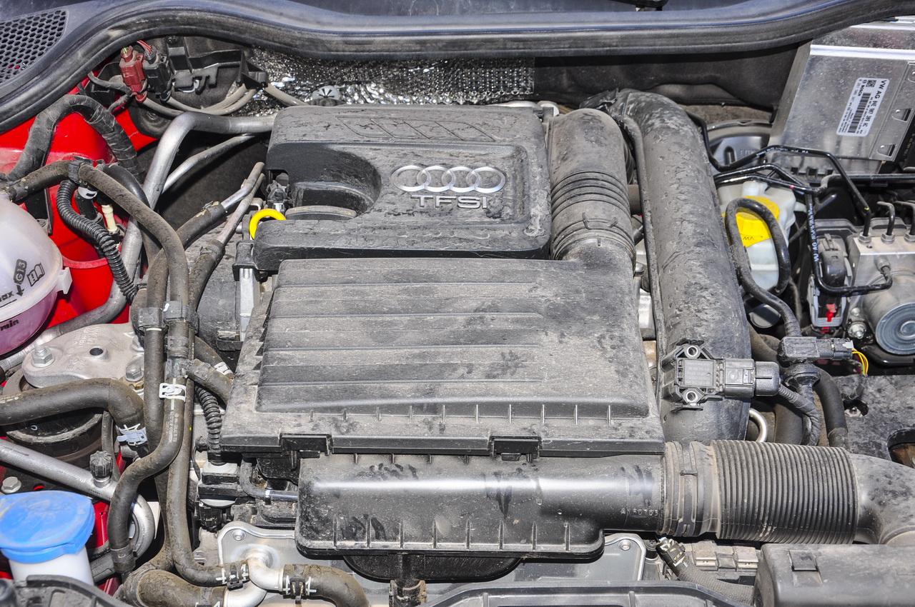 2016款奥迪A1 1.4T 自动30TFSI Sportback S Line运动版