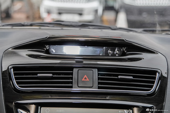 2015款英致737 1.5L手动豪华导航版