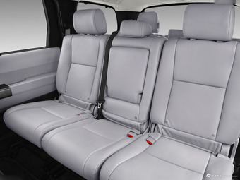 丰田推出新款巨无霸 改款红杉发布