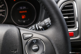 2015款缤智1.8L CVT四驱旗舰型 塔夫绸白