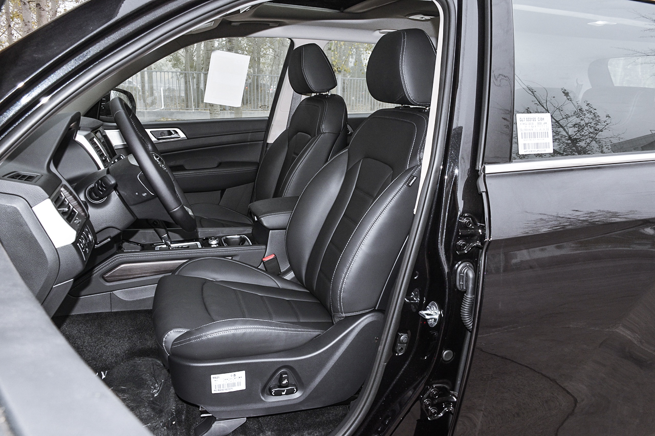 实拍新一代雷斯特 20万级带大梁的硬派越野