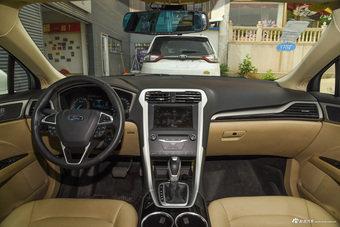 2013款蒙迪欧1.5T自动180舒适型图片