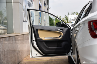 2015款海马福美来1.5T自动悦尚型