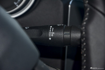 2016款东风标致408 1.6T自动豪华版