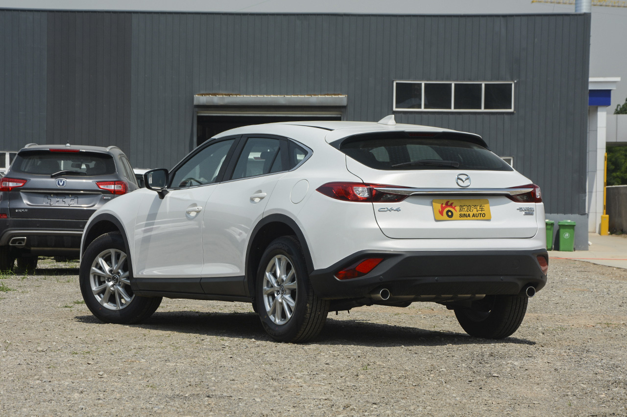 2018款马自达CX-4 2.0L自动两驱蓝天领先版