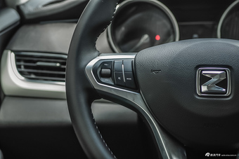 2016款众泰SR7 1.5T自动魔方之心版