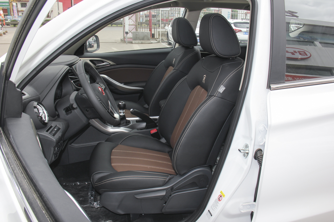 2018款比亚迪宋1.5TID手动智联尊享型