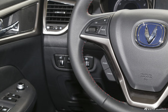 2016款长安CS75 1.8T自动尊荣型