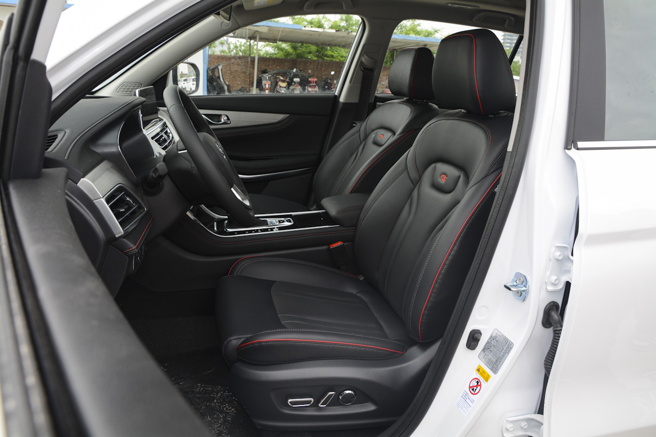 2018款长安CS75 1.5T自动雅智型