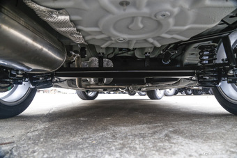 2016款艾瑞泽5 1.5L手动领锐版 秀色金