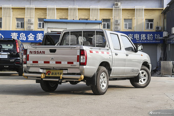 2011款D22皮卡 2.4L手动汽油两驱标准型
