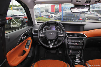 2017款英菲尼迪QX30 1.6T自动两驱运动版