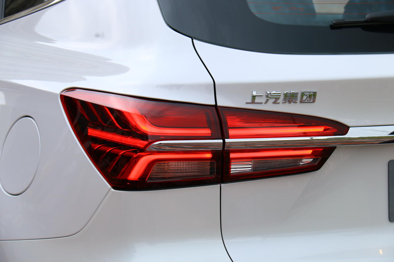 2017款荣威eRX5 1.5T自动尊贵旗舰版