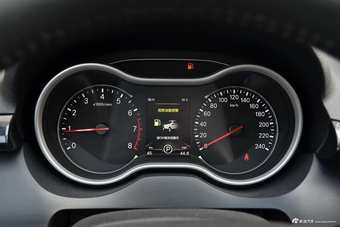 2017款奔腾X80 1.8T自动运动型