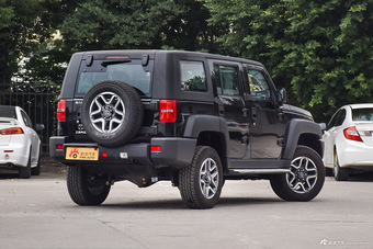 2016款北京BJ40L 2.3T自动四驱尊享版