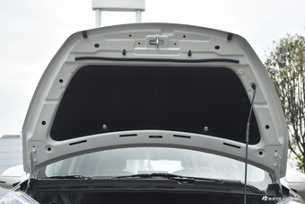 2016款昌河Q25 1.5L手动乐惠版 炫酷白