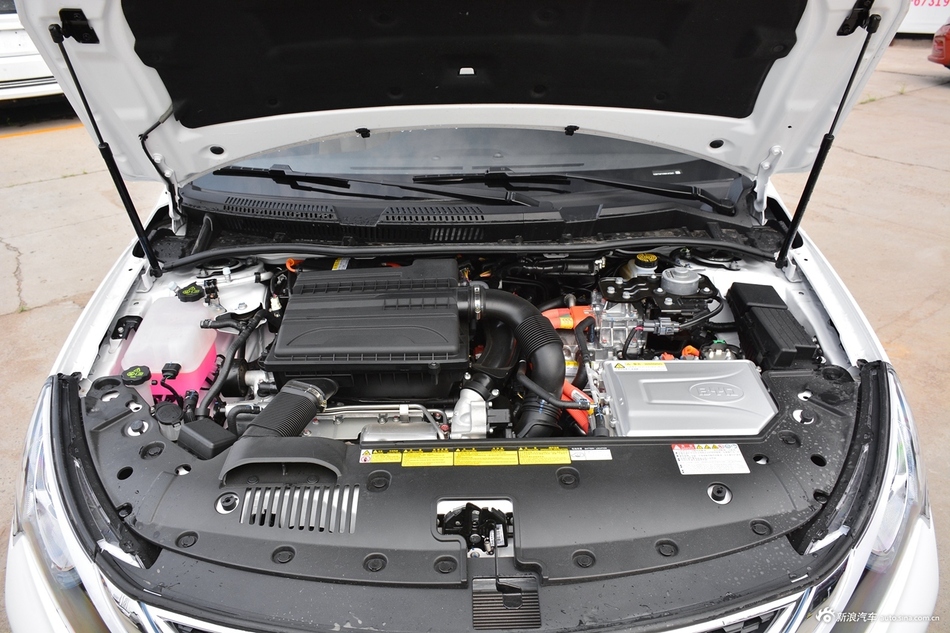 2017款比亚迪秦80 1.5T