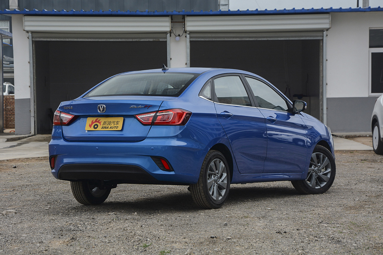  2018款逸动DT 1.6L手动智享型