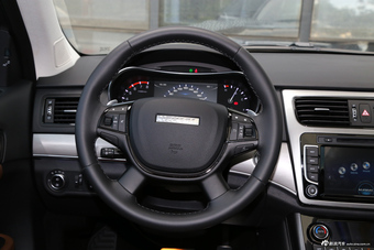 2017款哈弗H8 2.0T自动汽油四驱尊享型