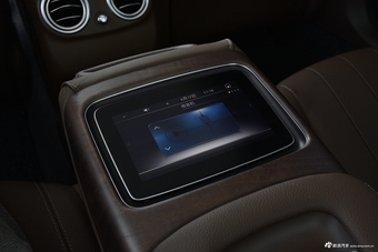 2018款奔驰E级改款3.0T自动 320 L 4MATIC