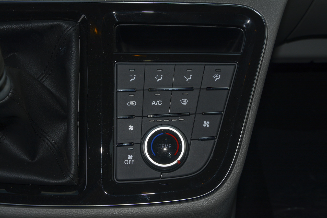 2017款瑞风M4 2.0T手动舒适型