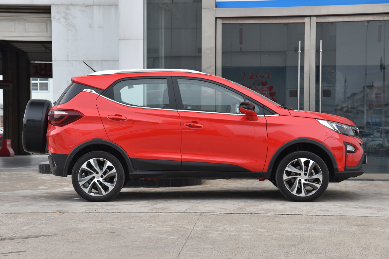 2017款比亚迪元1.5L手动酷炫互联型