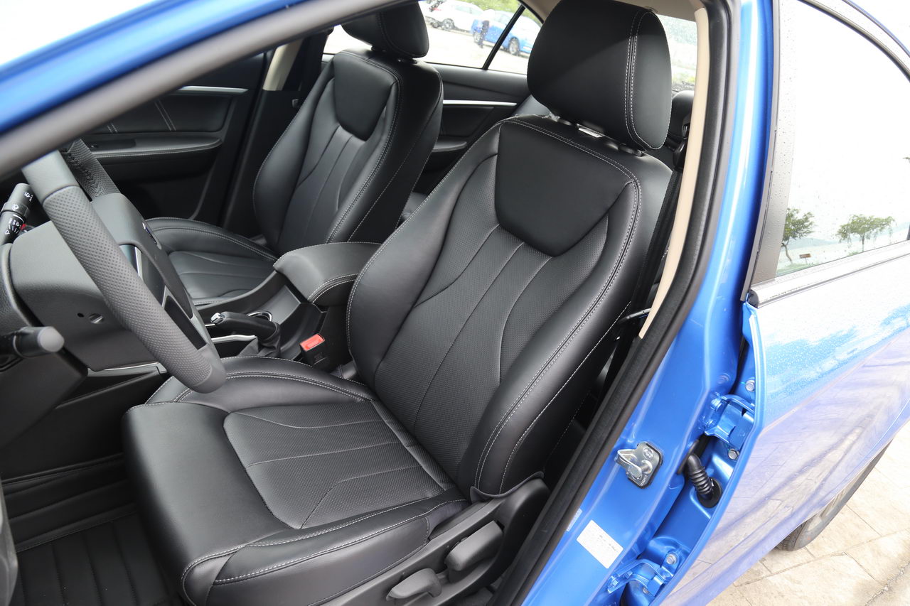 2017款吉利帝豪1.3T手动三厢百万款向上版