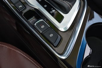 2017款宝骏560 1.5T DCT旗舰型