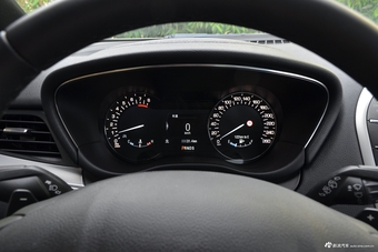 2018款林肯MKC 2.0T自动两驱尊享版