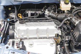 2015款风云2 1.5L手动新锐版 活力蓝