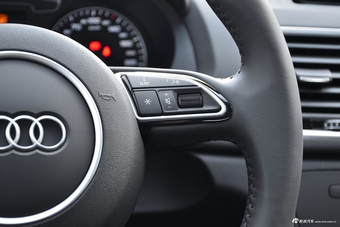 2018款奥迪Q3 30周年年型 30 TFSI风尚型