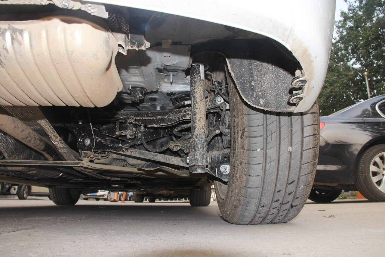 2016款宝马2系旅行车218i 1.5T自动运动设计套装