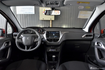 2018款标致2008 1.6L自动互联版图片