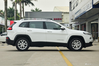 2017款自由光2.4L自动领先版