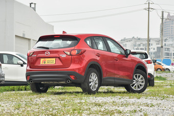 2015款马自达CX-5 2.0L自动两驱都市型 魂动红